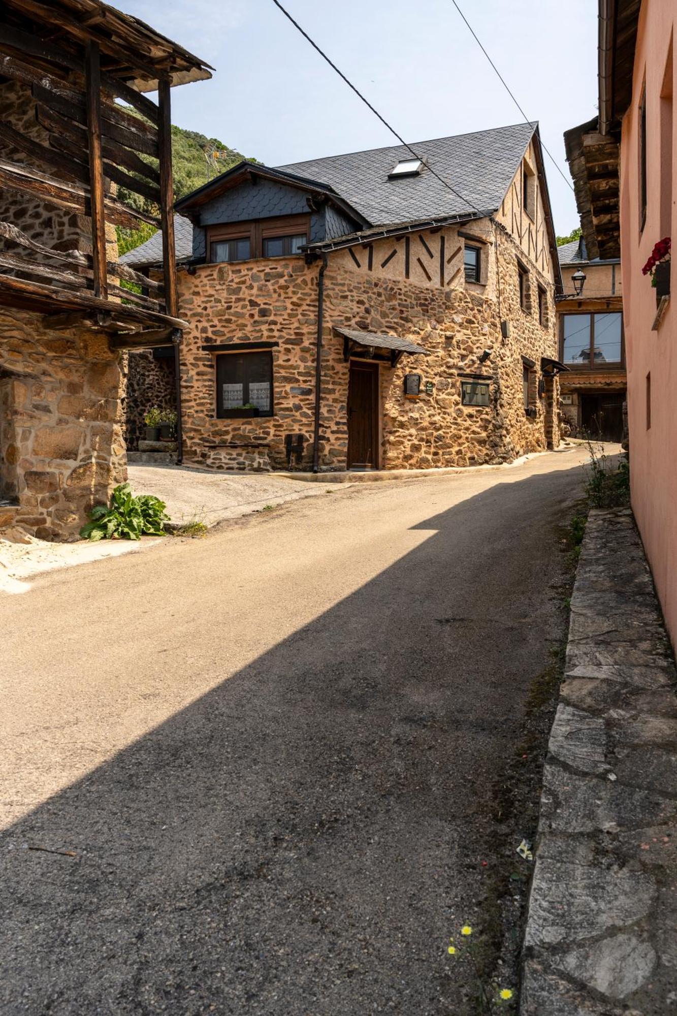 Casa De Turismo Rural Sardom3 Bembibre  Ngoại thất bức ảnh